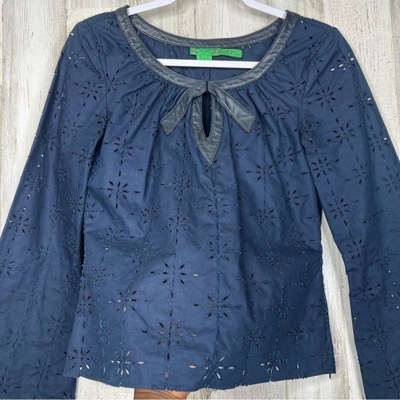 TIBI Navy Blue Eyelet Blouse Size 4 Leather Trim Neck Bow Details - Picture 4 of 12